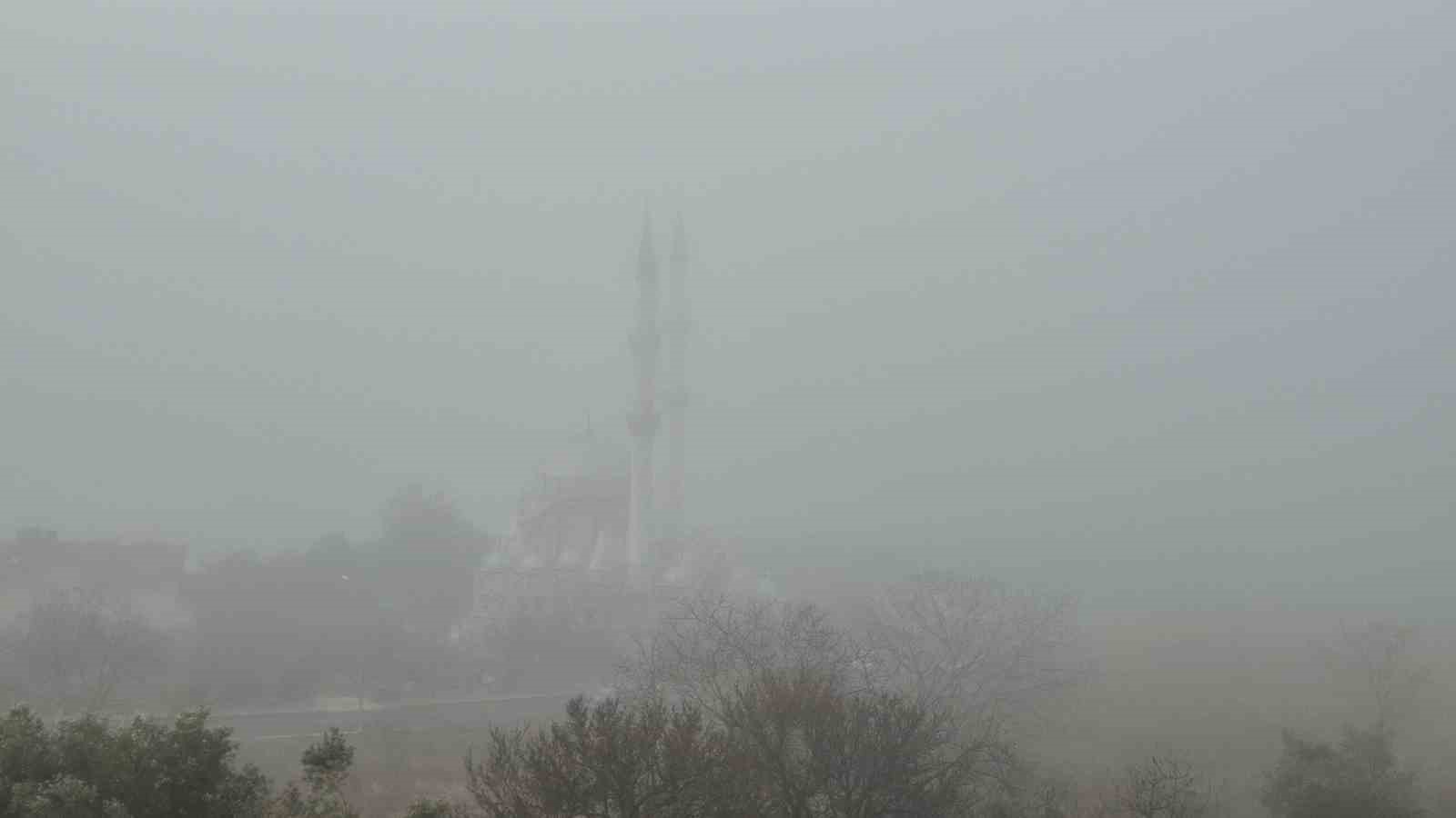 Tekirdağ’da yoğun sis: Göz gözü görmüyor