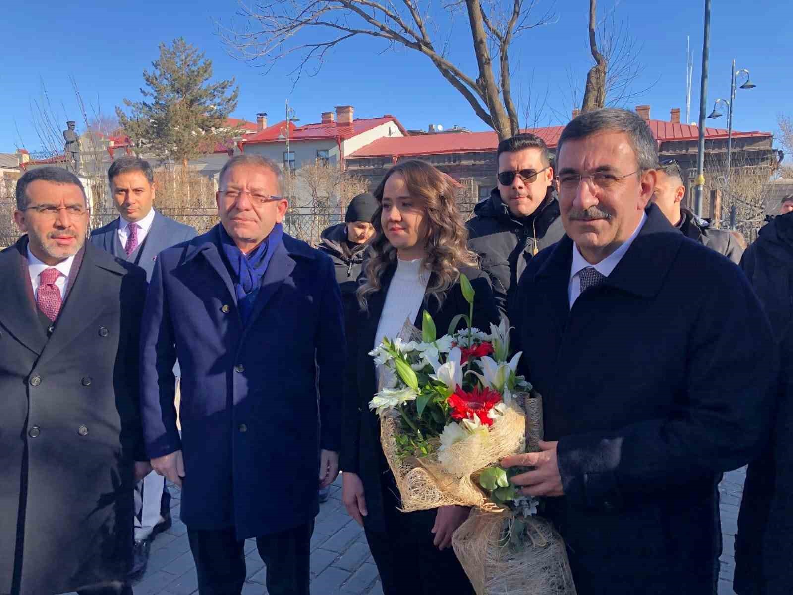 Cumhurbaşkanı Yardımcısı Yılmaz Kars’ta