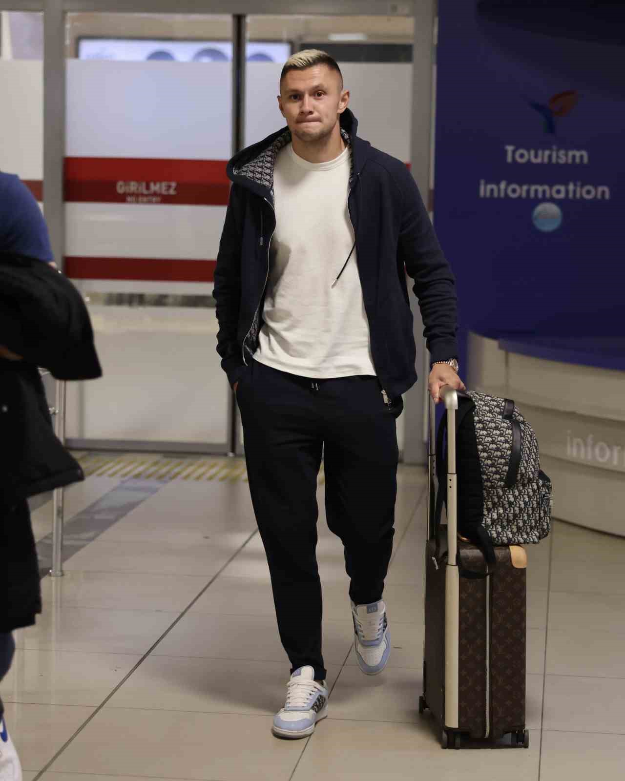Trabzonspor’un yeni transferi Oleksandr Zubkov Trabzon’da