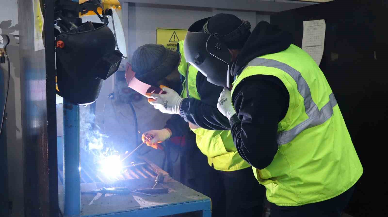 Büyükşehir, teknik personeline kaynakçılıkta ustalık kazandırıyor