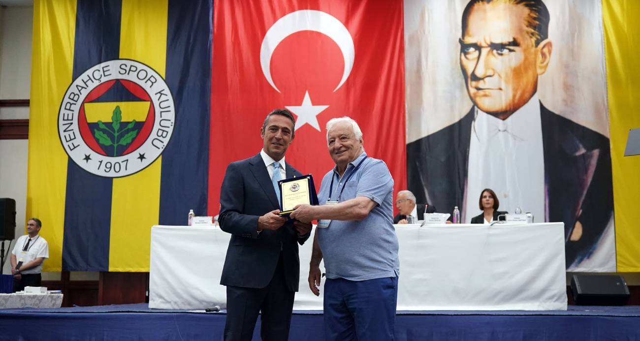 Fenerbahçe’nin eski futbolcusu Ogün Altıparmak hayatını kaybetti