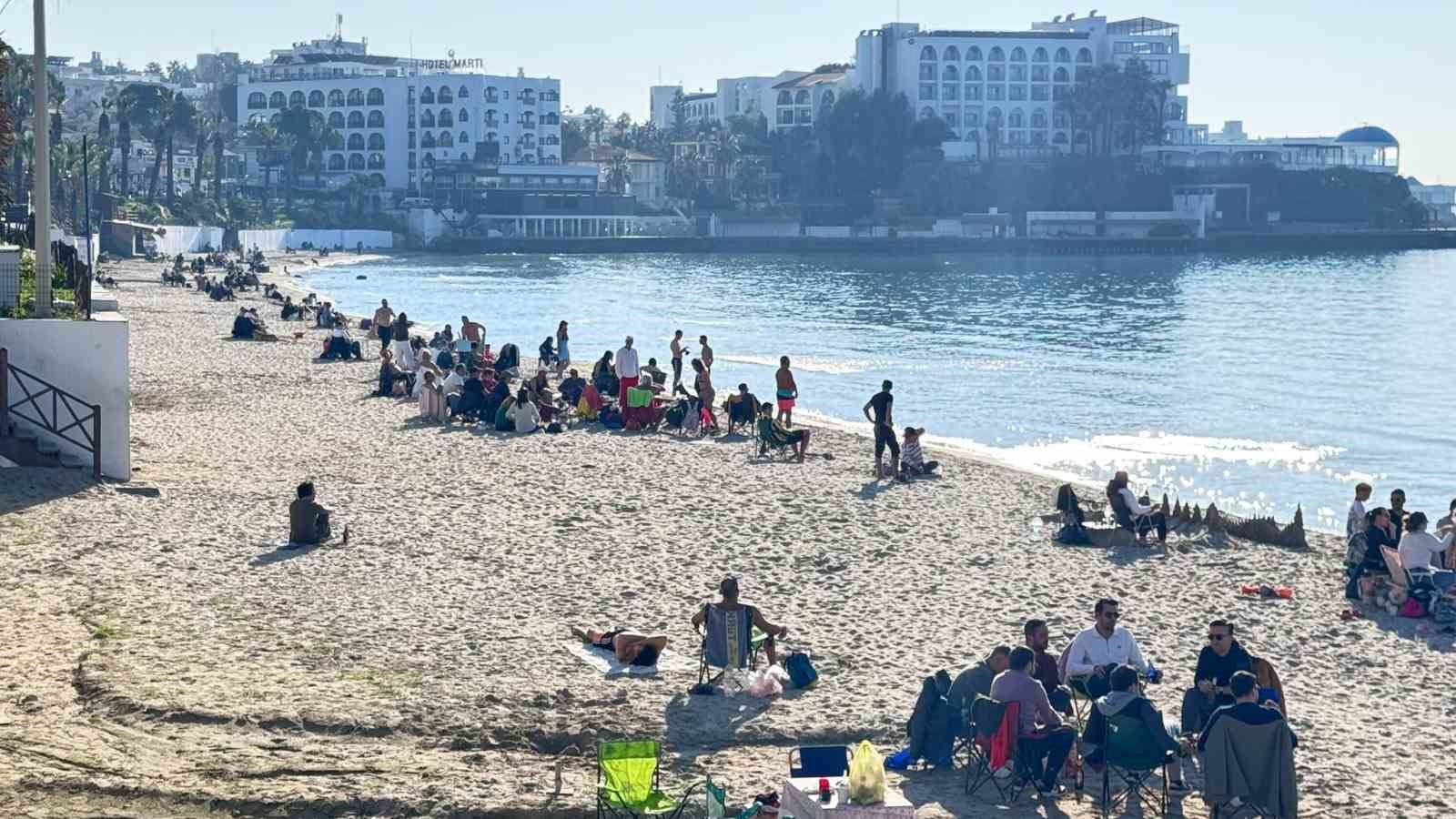 Aydın’da güneşi gören sahillere koştu