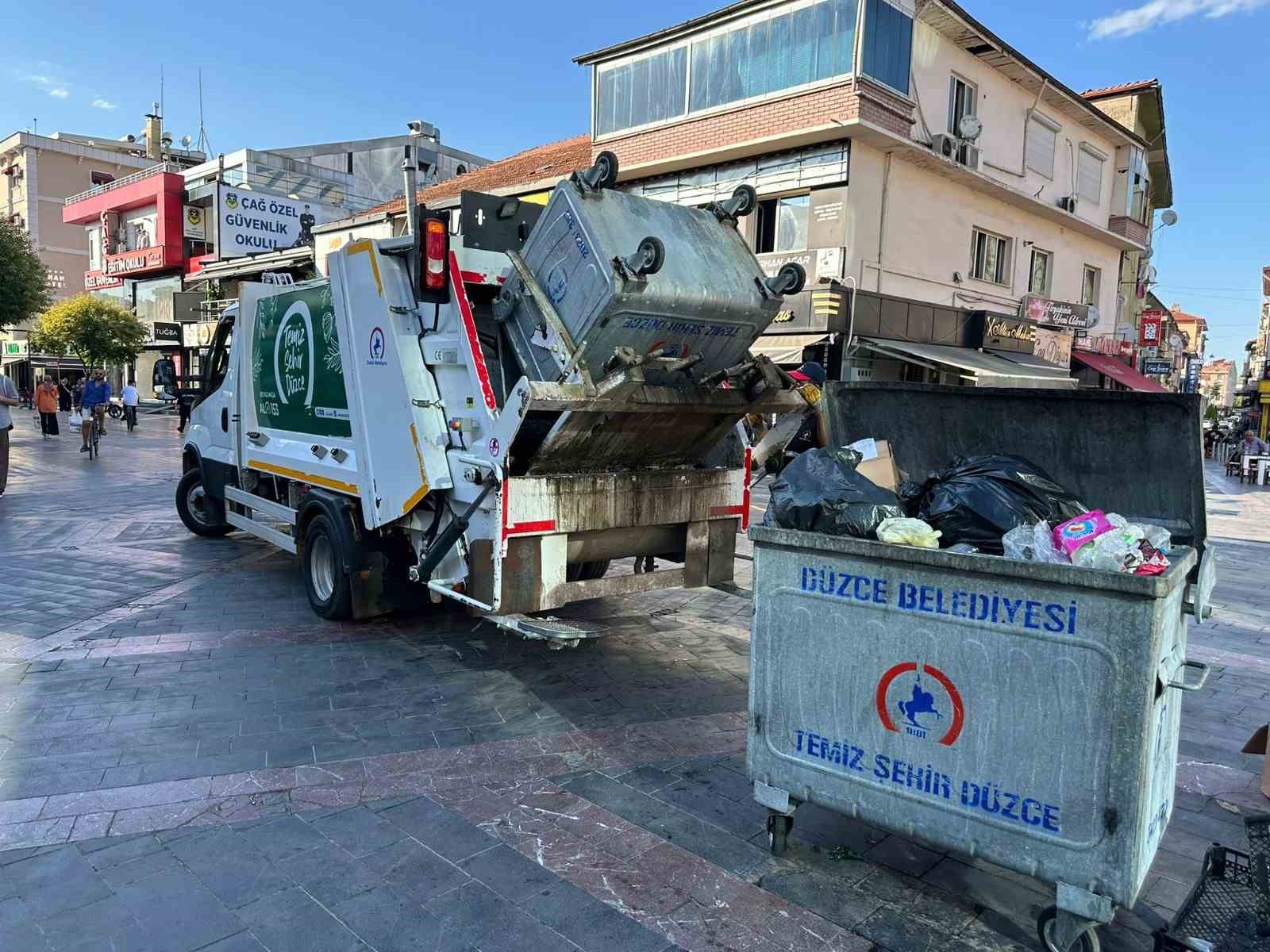 Günlük 210 ton evsel, 70 ton iri hacimli atık toplanıyor