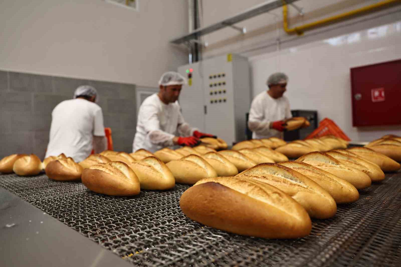 Antalyalılar ‘Halk Ekmek’ten memnun
