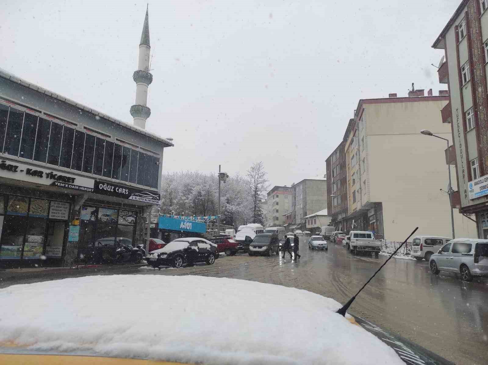 Samsun’un yüksek kesimlerinde kar yağışı