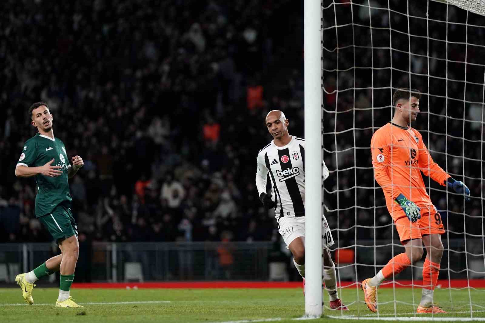 Joao Mario 2. golünü attı