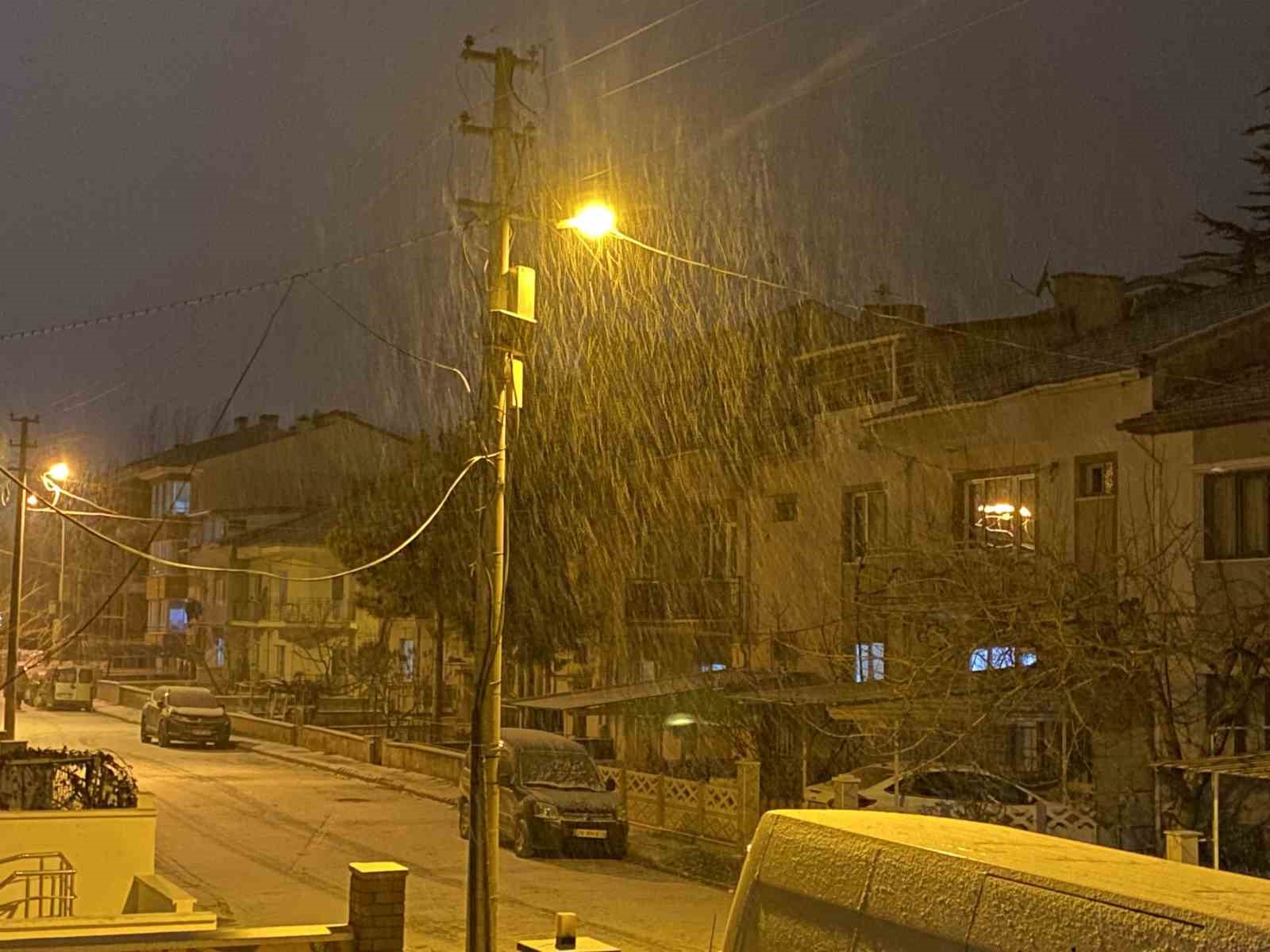Eskişehir’de kar yağışı başladı
