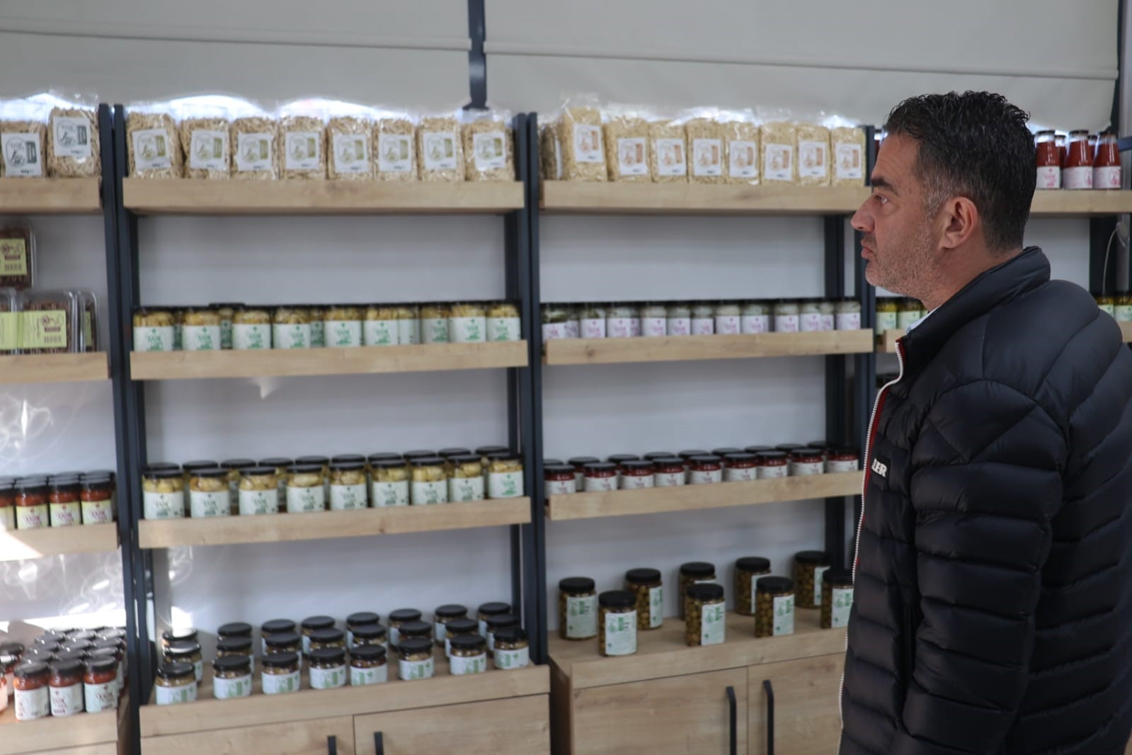 Koçarlı Market açılış için gün sayıyor