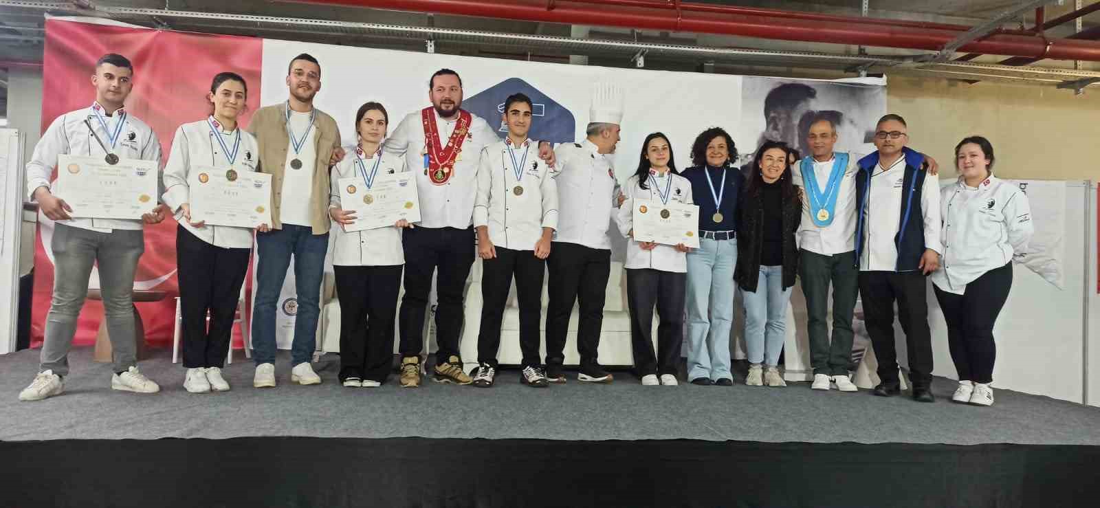 İzmirli öğrencilerden 9. Gastro Alanya Günleri’nde 14 altın madalya