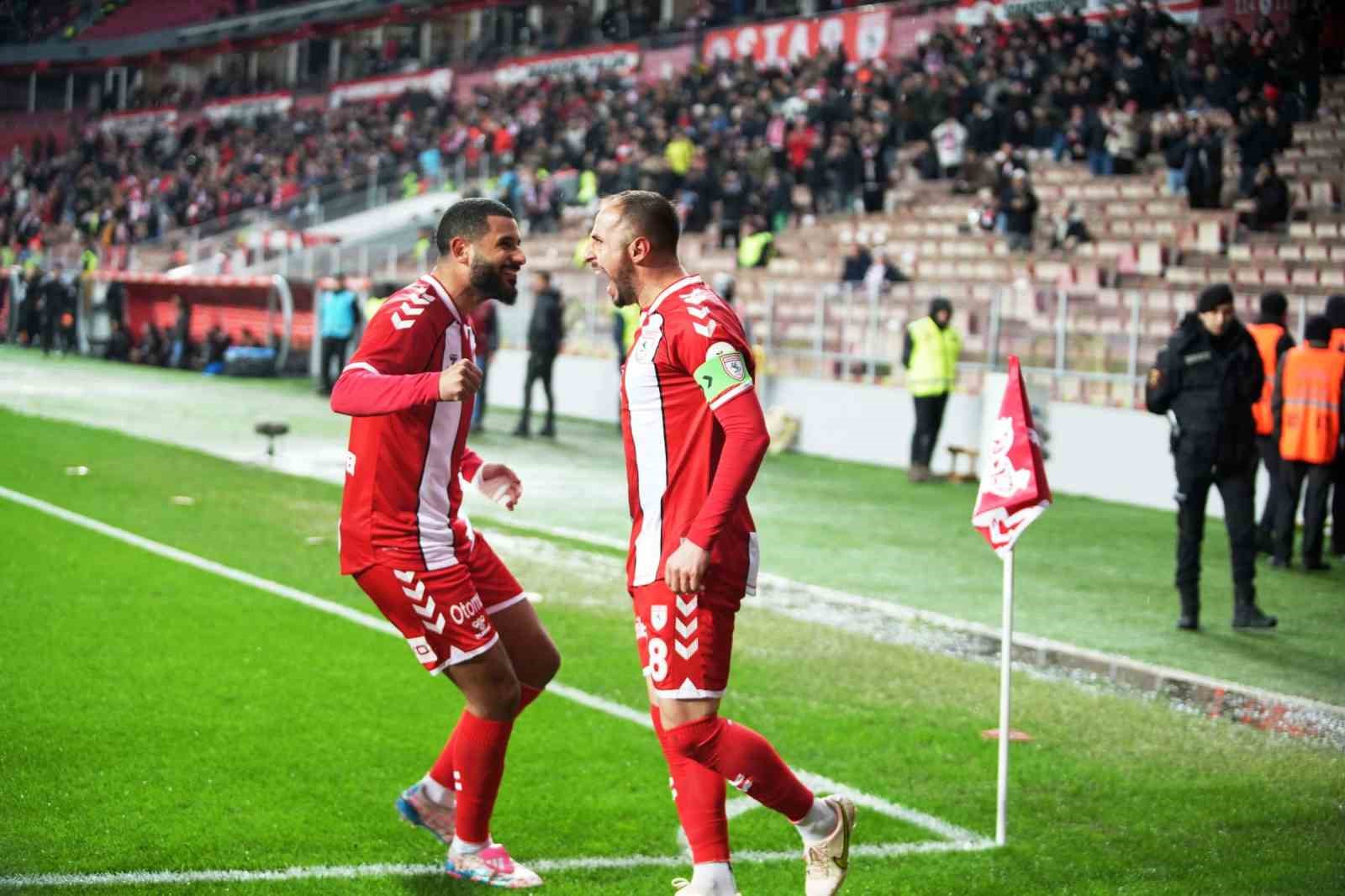 Trendyol Süper Lig: Samsunspor: 2 - Hatayspor: 0 (Maç devam ediyor)