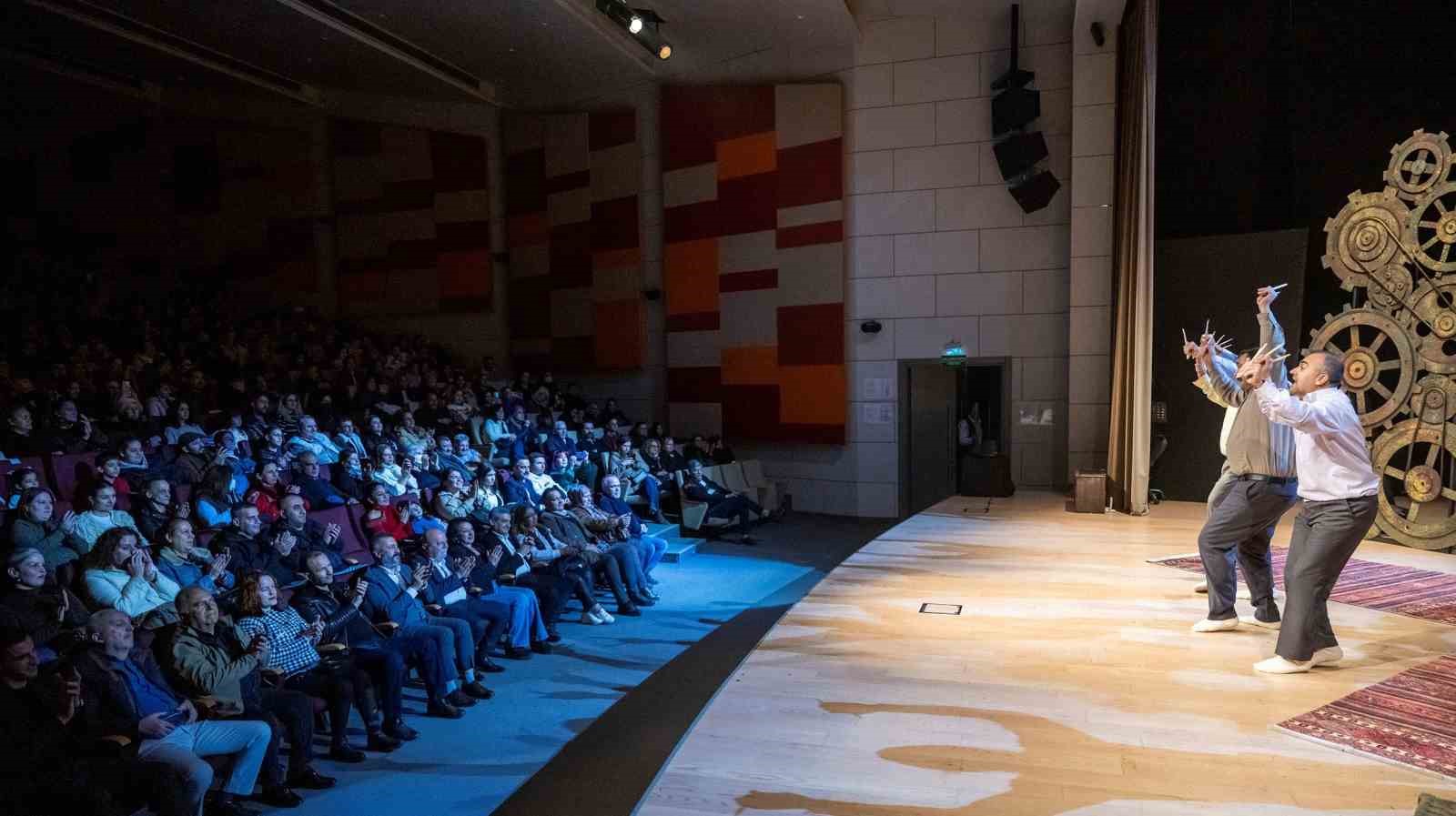 ’Misafir’ oyunu Tarsus’ta sahnelendi