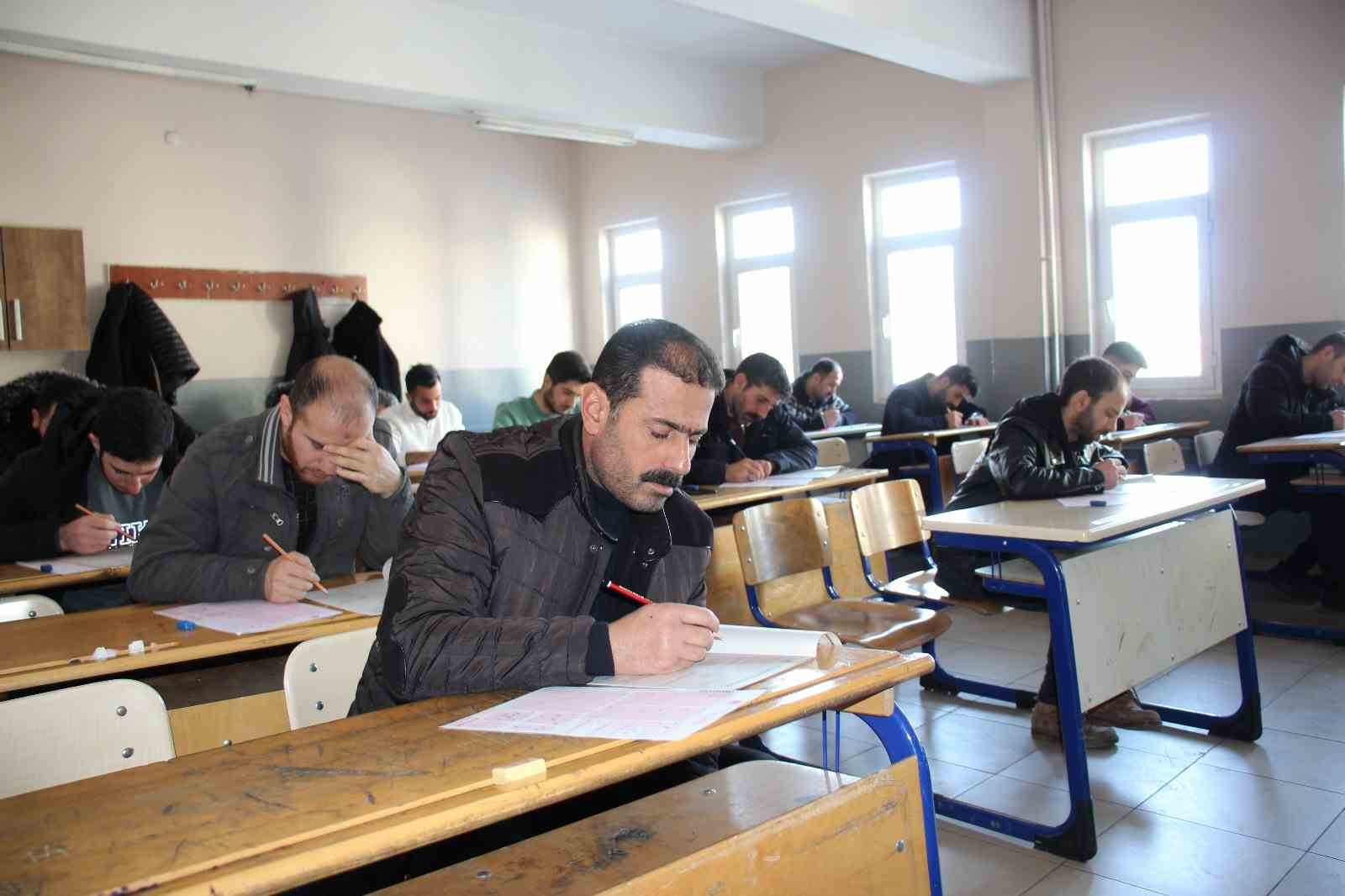 Ağrı’da öğrenciler ve aileleri Siyer Yarışmasında heyecanla ter döktü