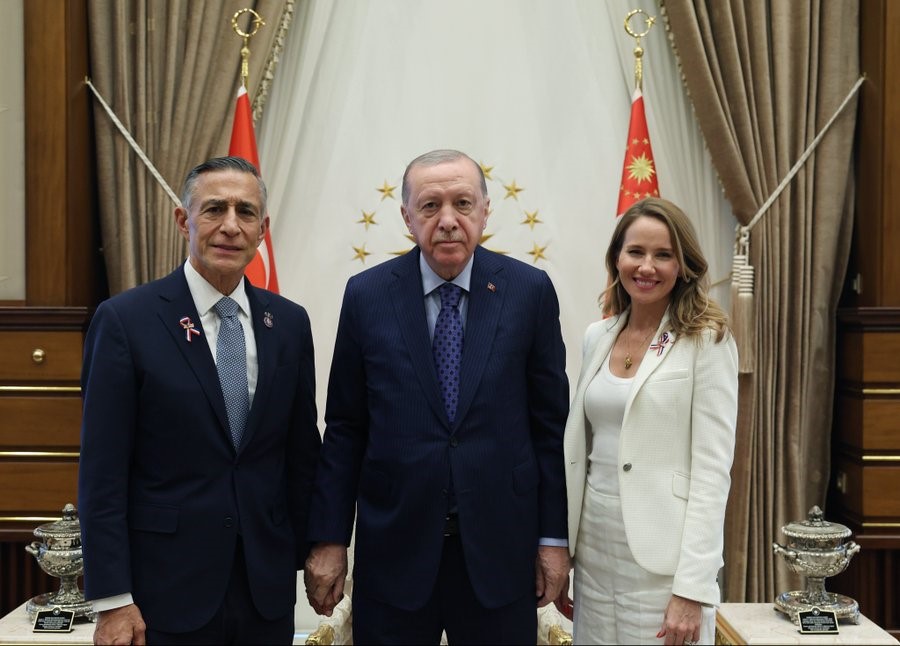 cumhurbaskani-erdogan-abd-temsilciler-meclisi-uyesi-issa-yi-kabul-etti