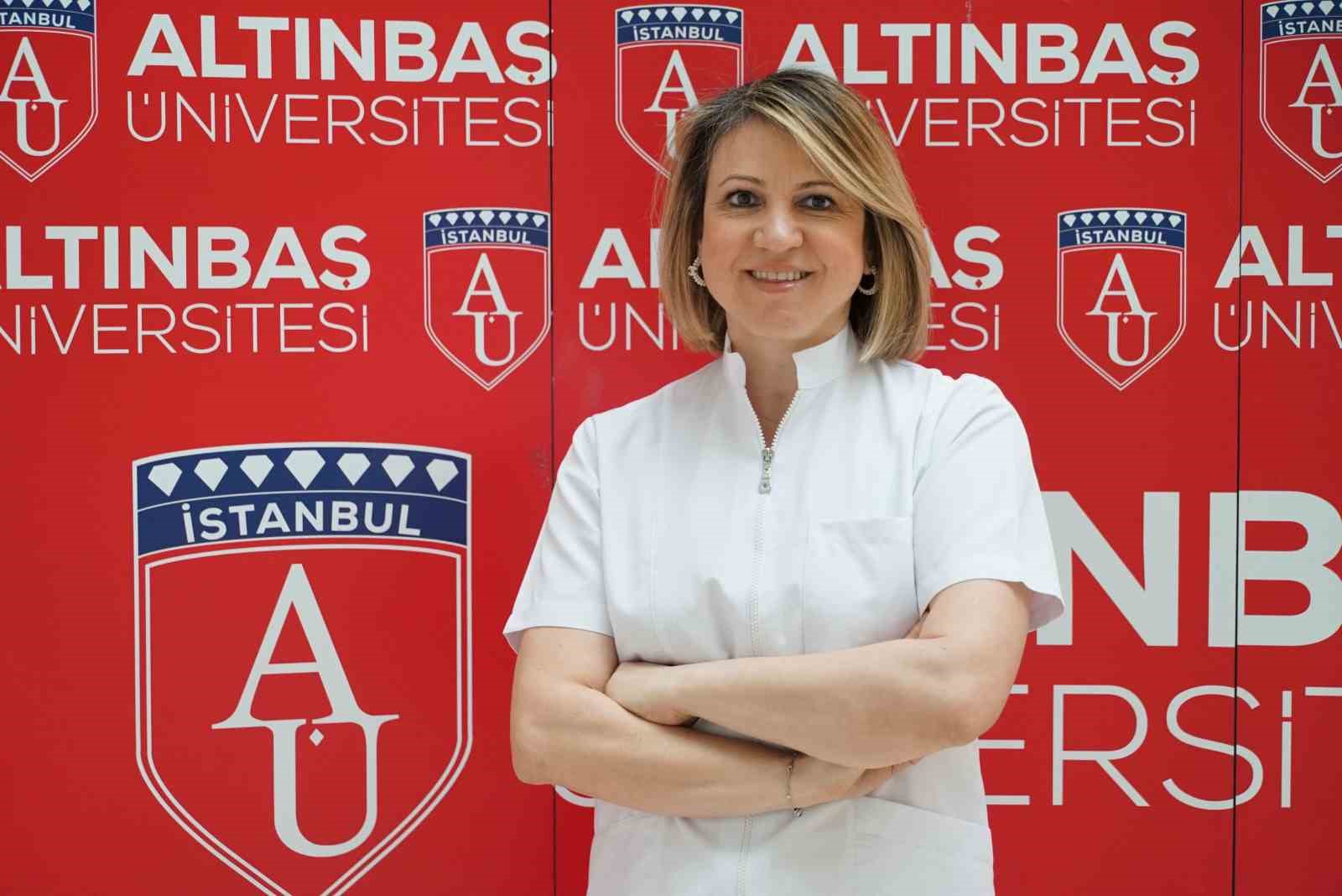 Sigara, diş eti sağlığını olumsuz etkiliyor