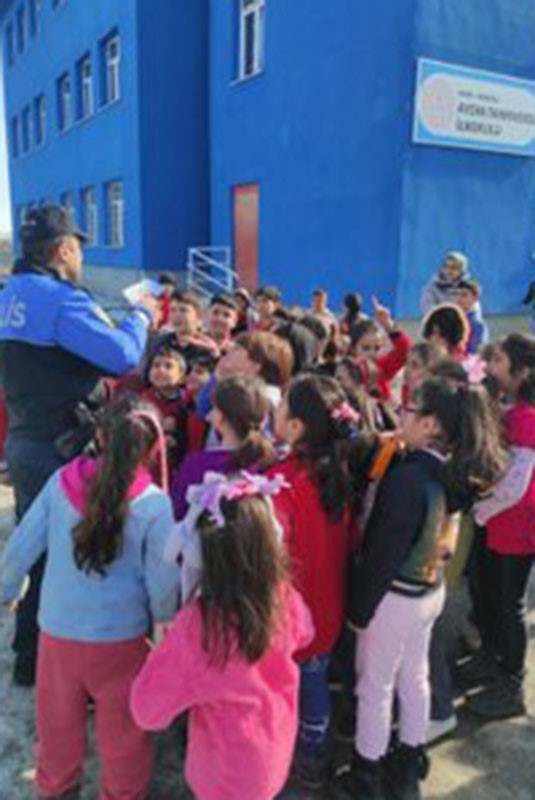 Kars’ta öğrencilere asayiş ve güvenlik eğitimi verildi