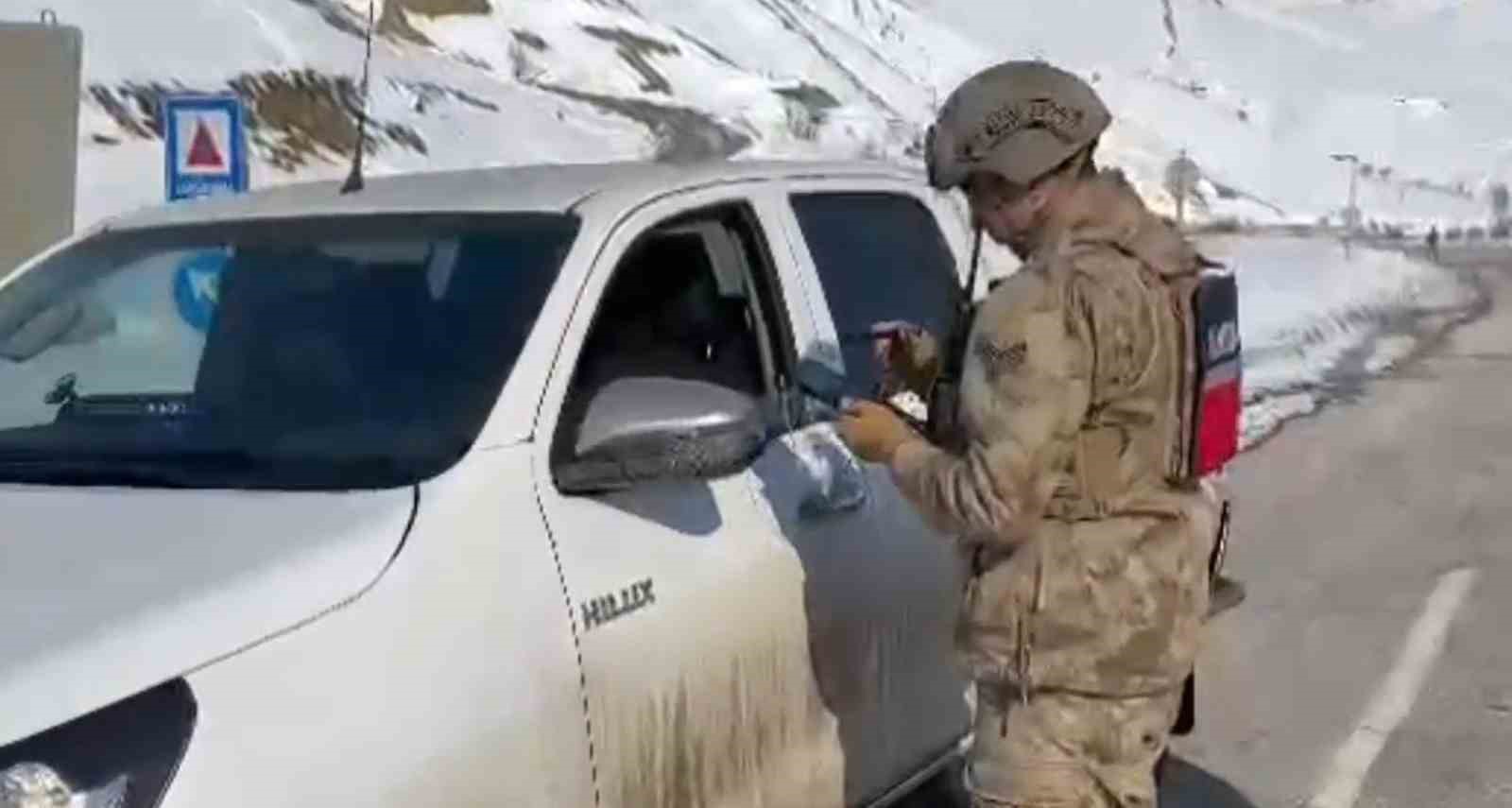 Hakkari’de izinsiz çakar lamba kullananlara ceza