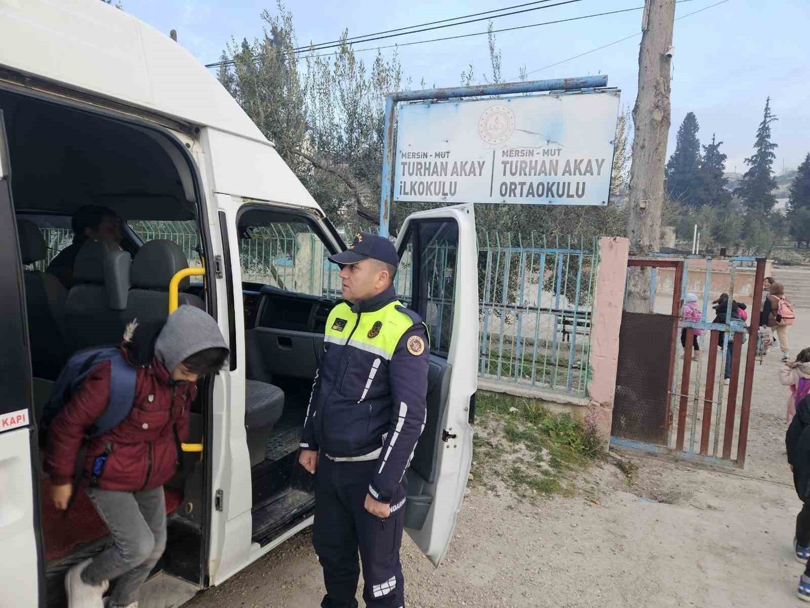 Mersin’de okul servis araçları denetleniyor