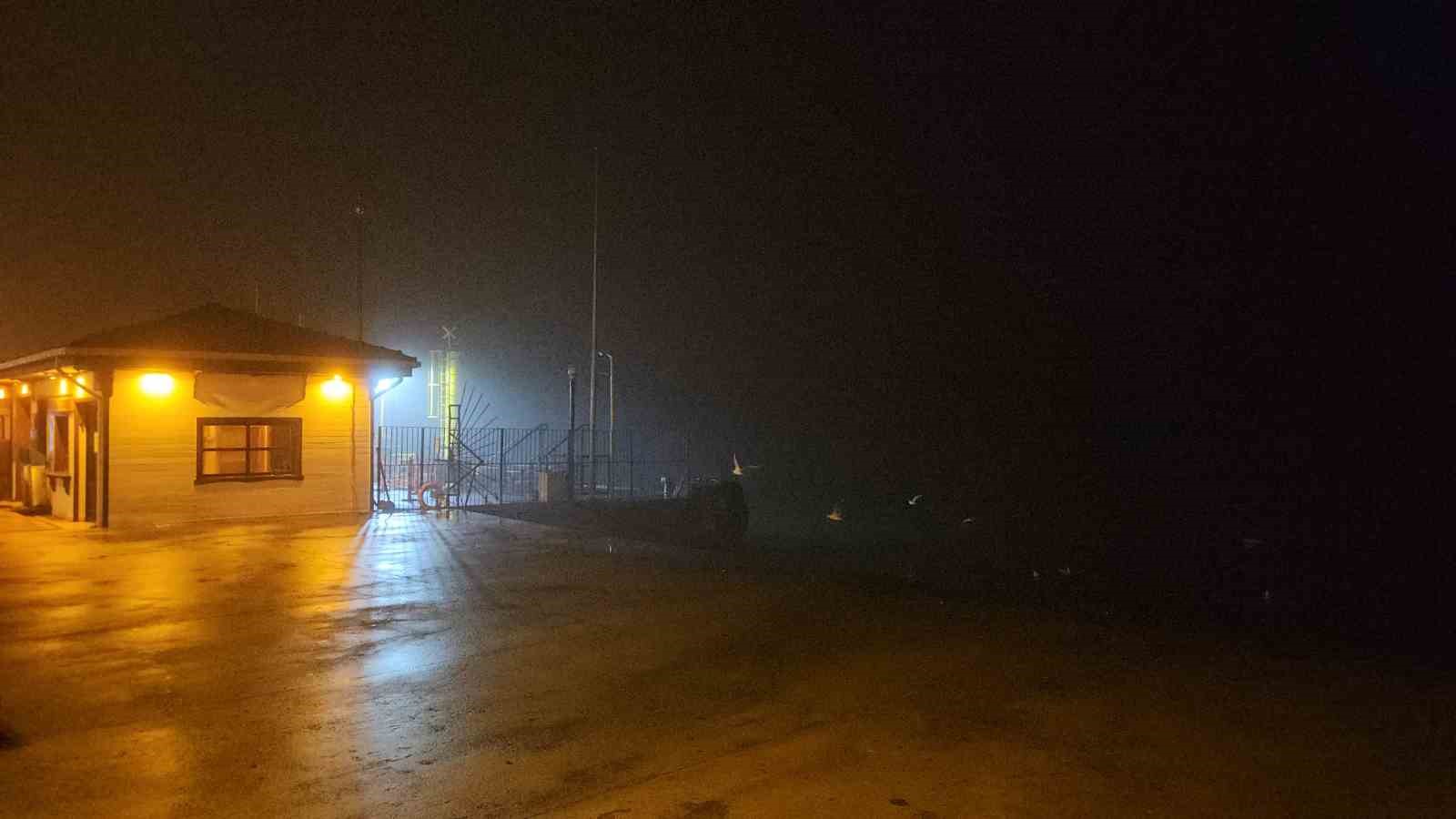 İstanbul’da gece sis etkili oldu: Boğaz trafiği askıya alındı