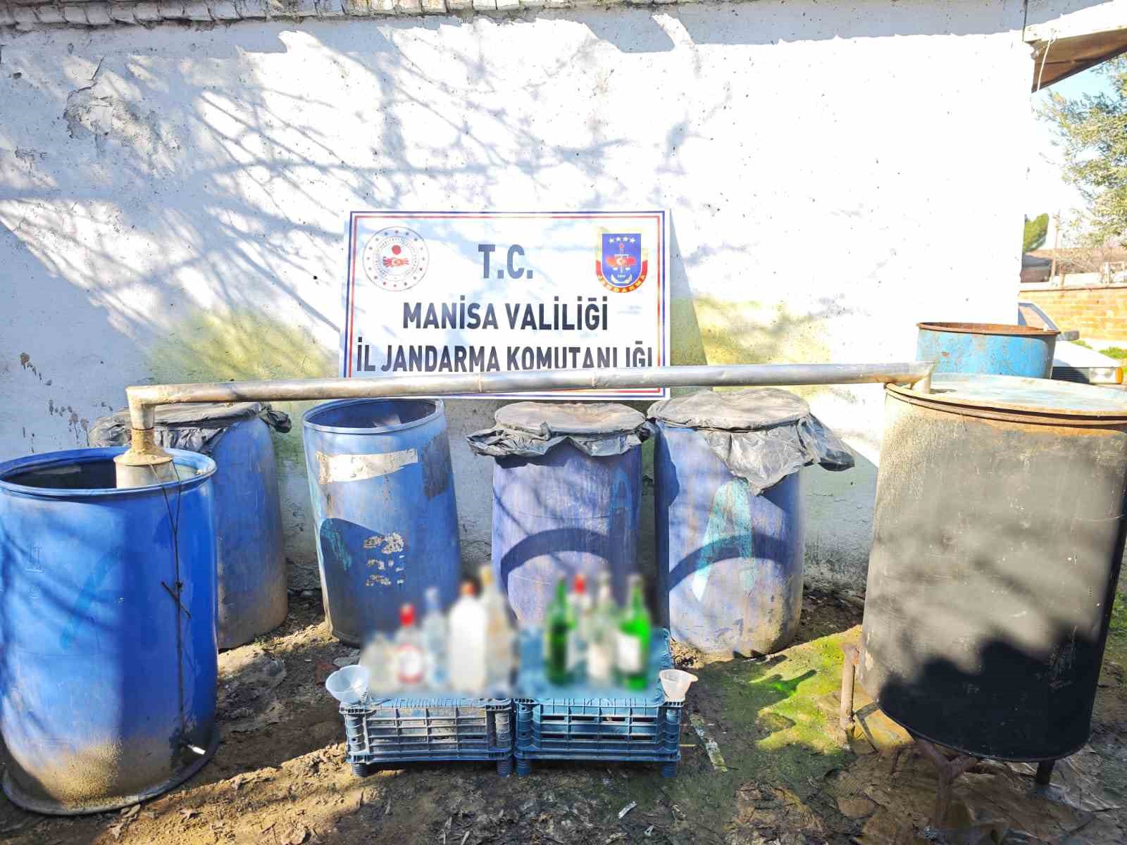 Manisa’da bir ton sahte içki ele geçirildi