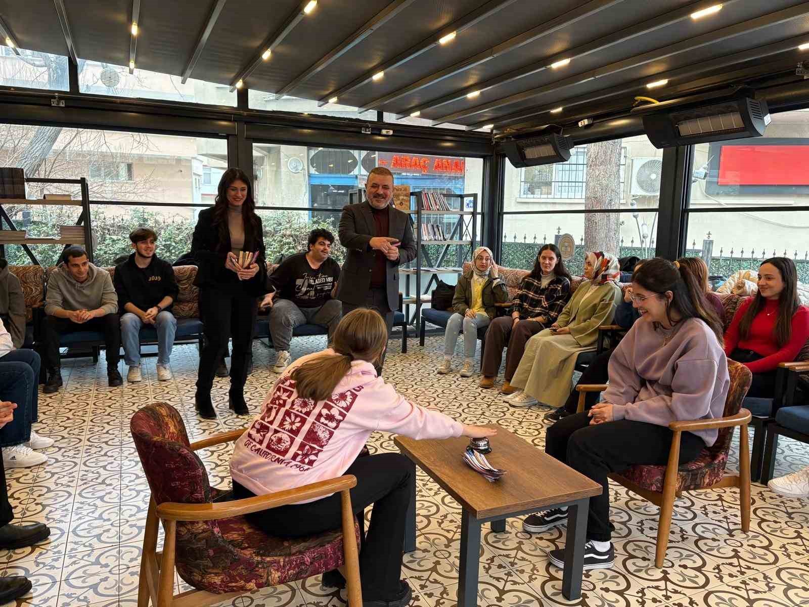 Başkan Ercan’dan Kitap Kafe’ye ziyaret