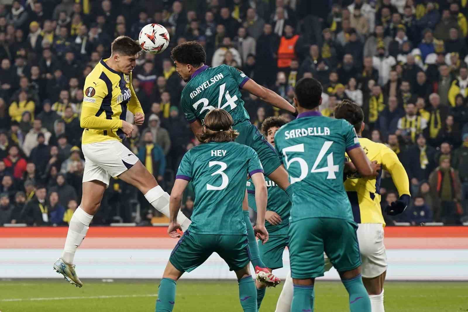 UEFA Avrupa Ligi: Fenerbahçe: 2 - Anderlecht: 0 (İlk yarı)