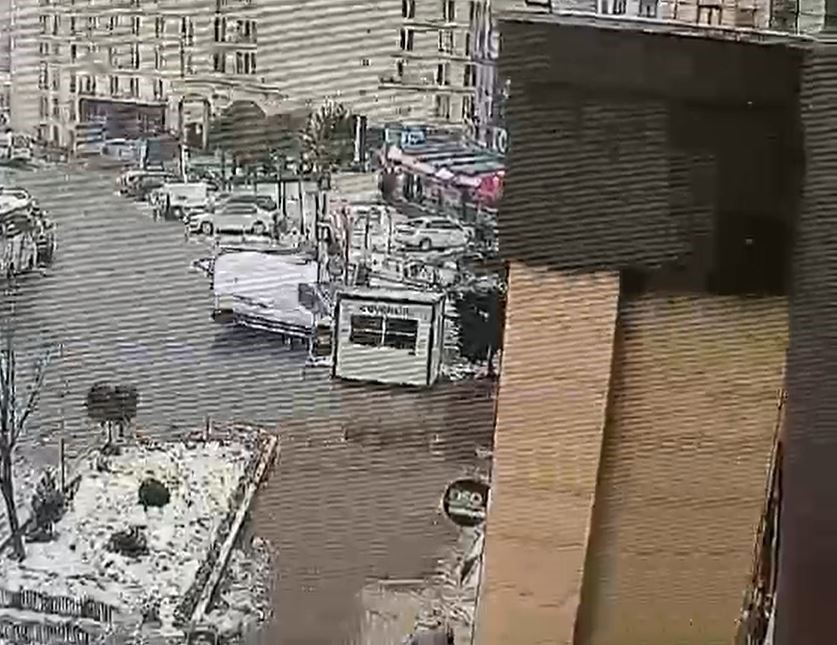 Alkollü olduğu iddia edilen sürücü önce kadına çarptı, sonra olay yerinden kaçmak istedi