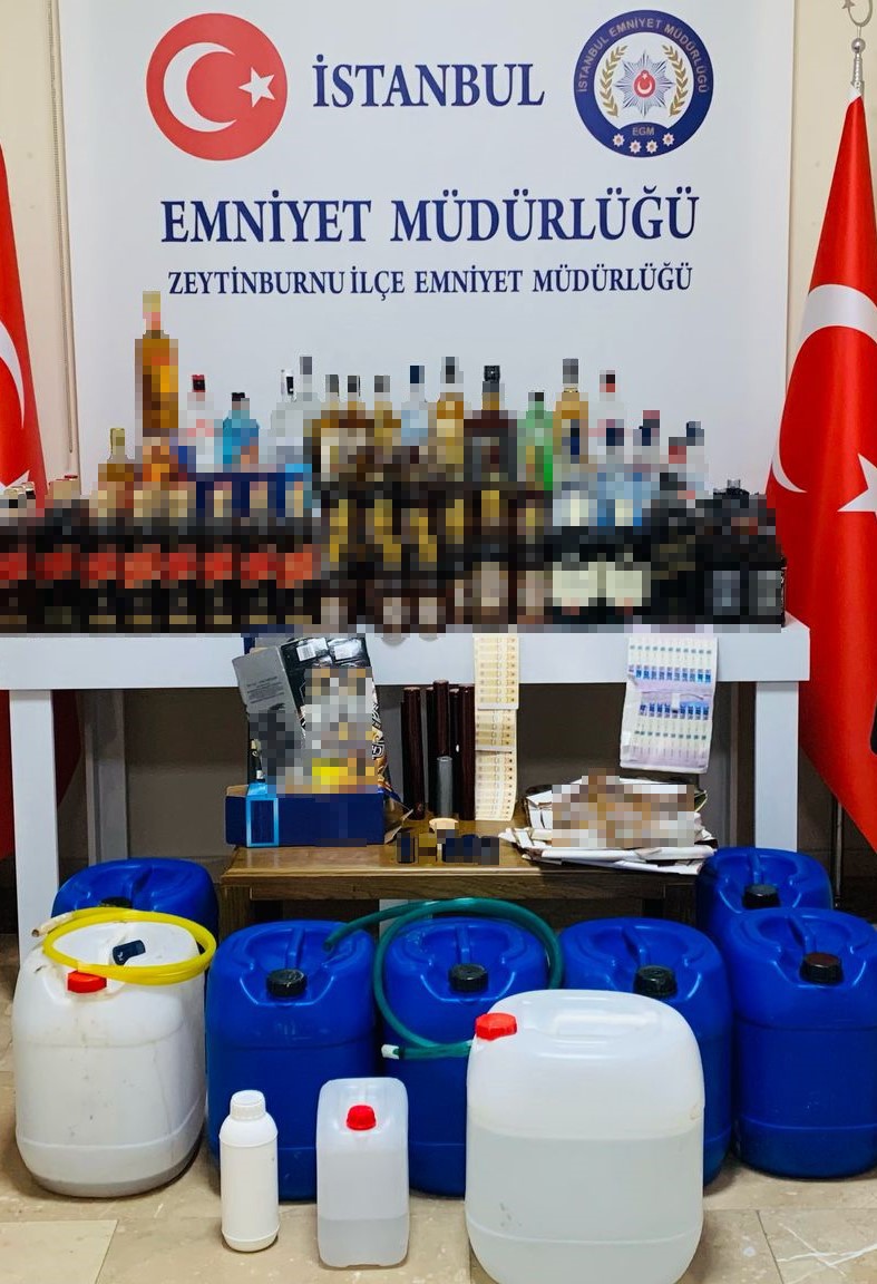 Zeytinburnu’nda depoya sahte alkol baskını: 155 şişe sahte alkol ve 190 litre etil alkol ele geçirildi