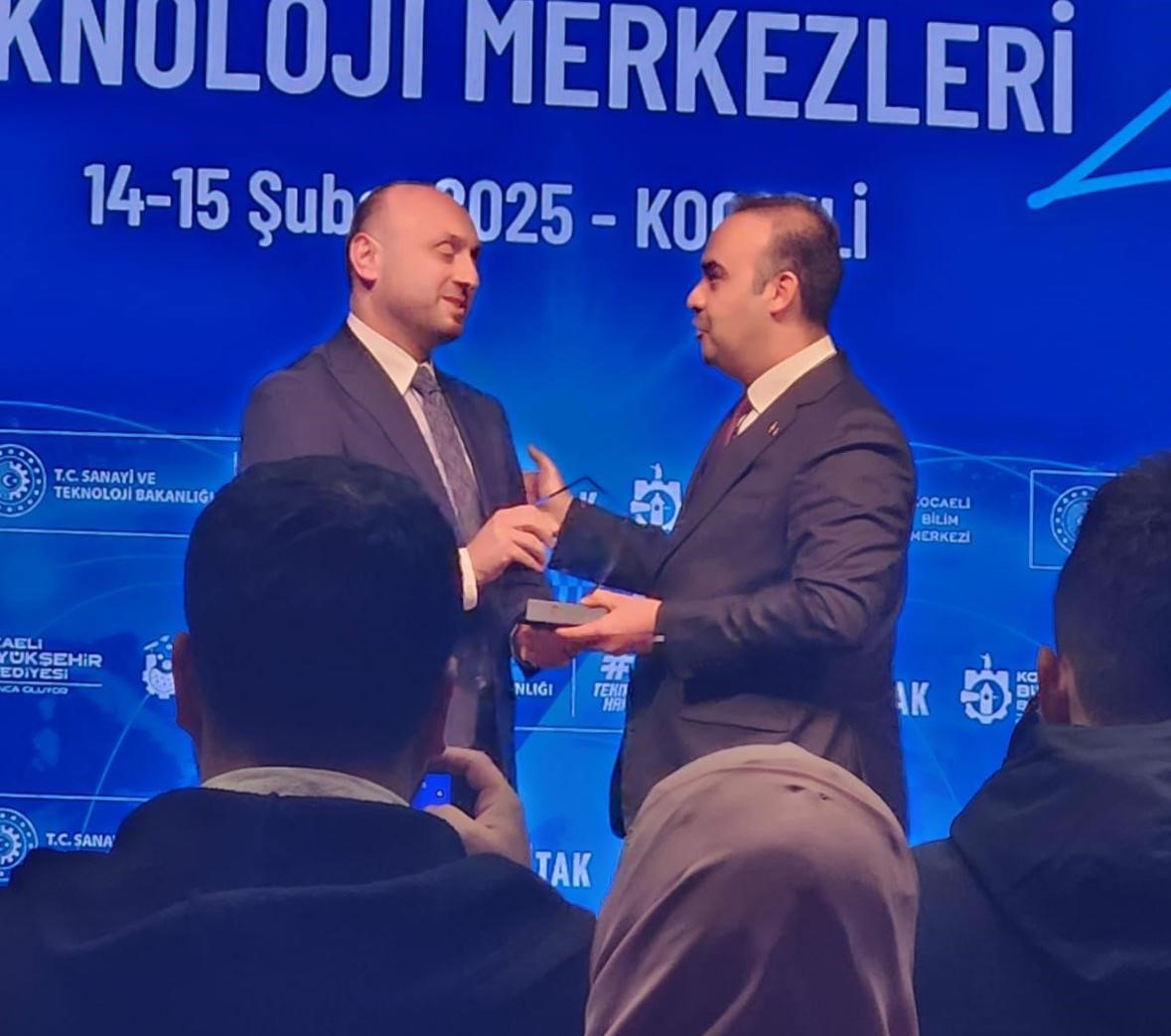 Canik Özdemir Bayraktar Keşif Kampüsü, Türkiye’de yılın en başarılı keşif kampüsü seçildi