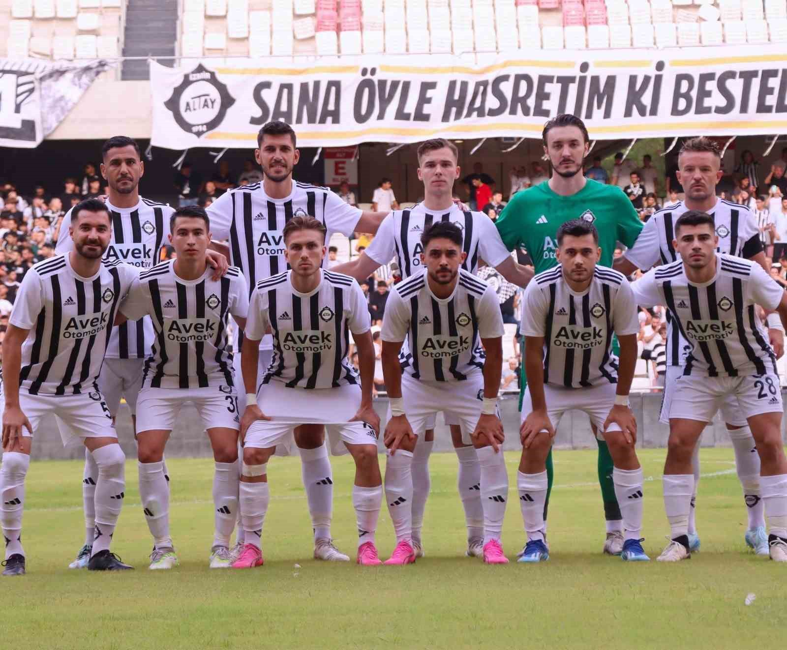 Altay fırsat tepti