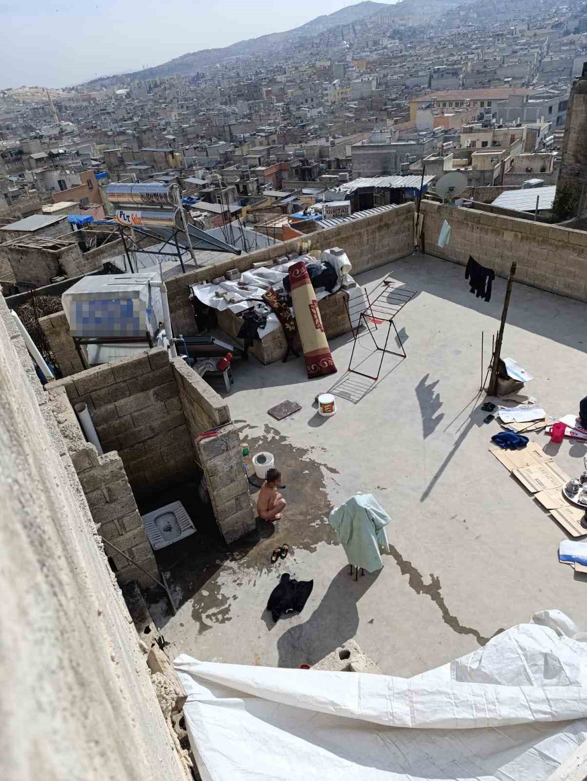 Şanlıurfa’da baba ve üvey anne dehşeti: Soğuk su döküp hortumla dövdüler
