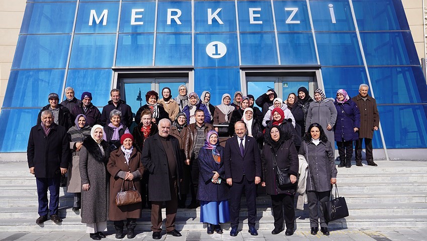 ETÜ’de 60+ Tazelenme Üniversitesi Öğrencileri ders başı yaptı