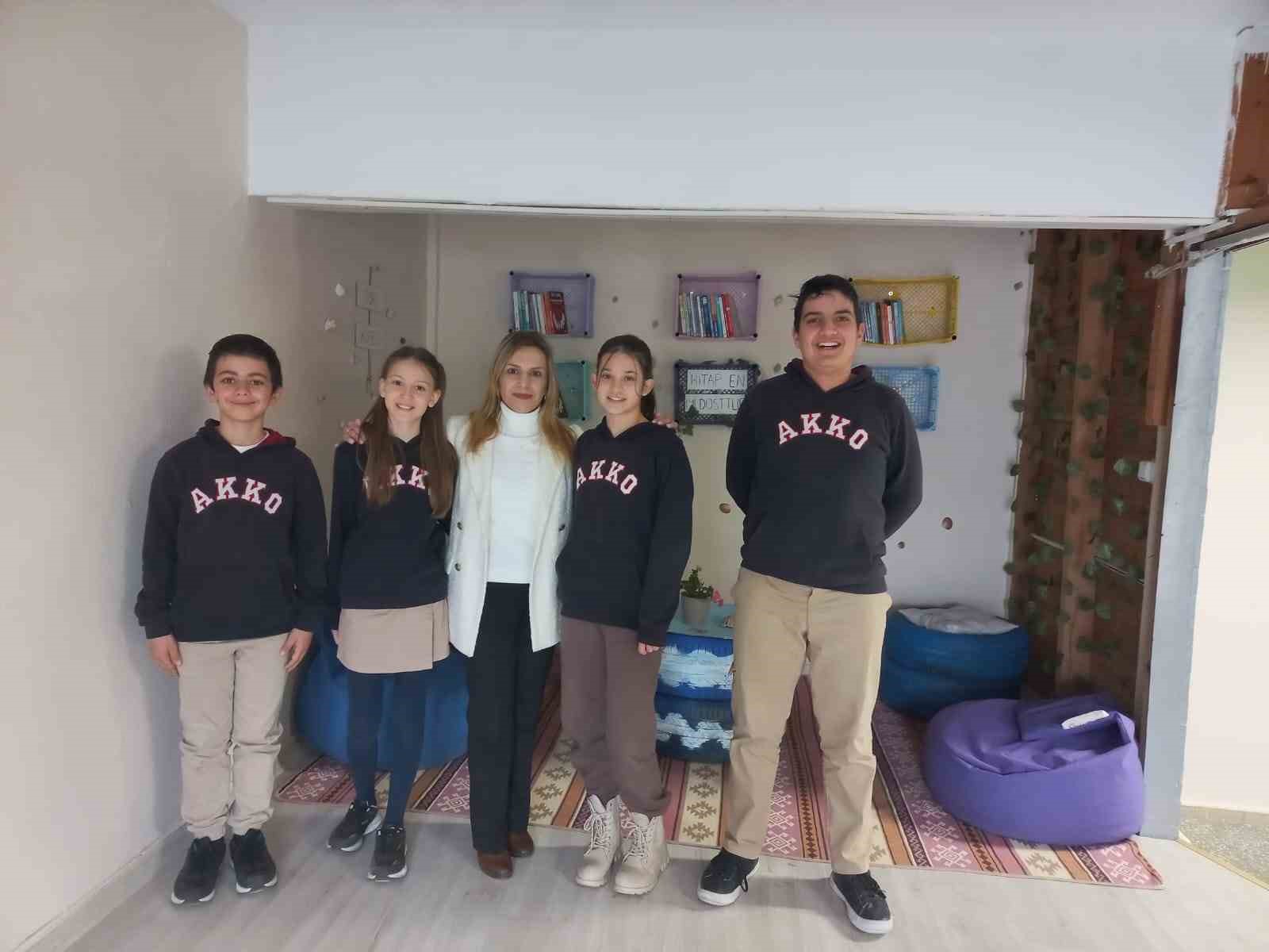 İzmir’de ortaokul öğrencilerinden geri dönüşüm kütüphanesi