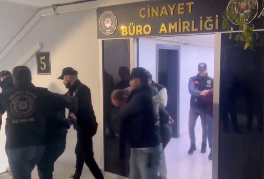 İzmir’de pazar yerinde çıkan silahlı kavgada 3 kişi tutuklandı
