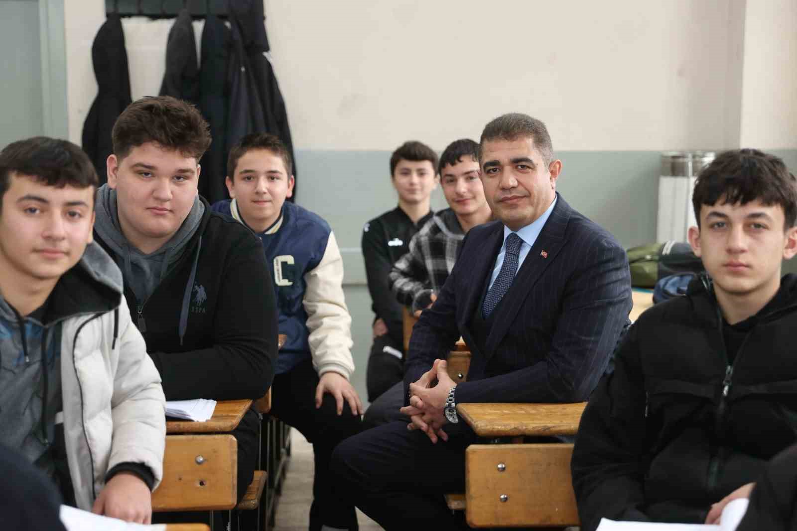 Vali Aslan’dan öğrencilere 