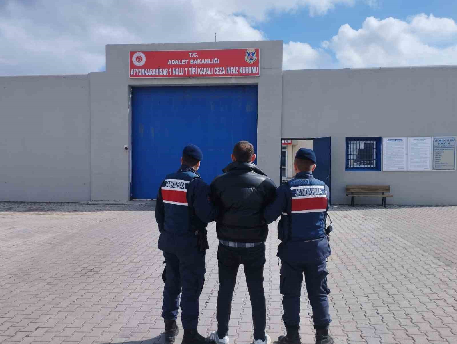 Afyonkarahisar’da 5 yıl hapis cezasıyla aranan şahıs yakalandı
