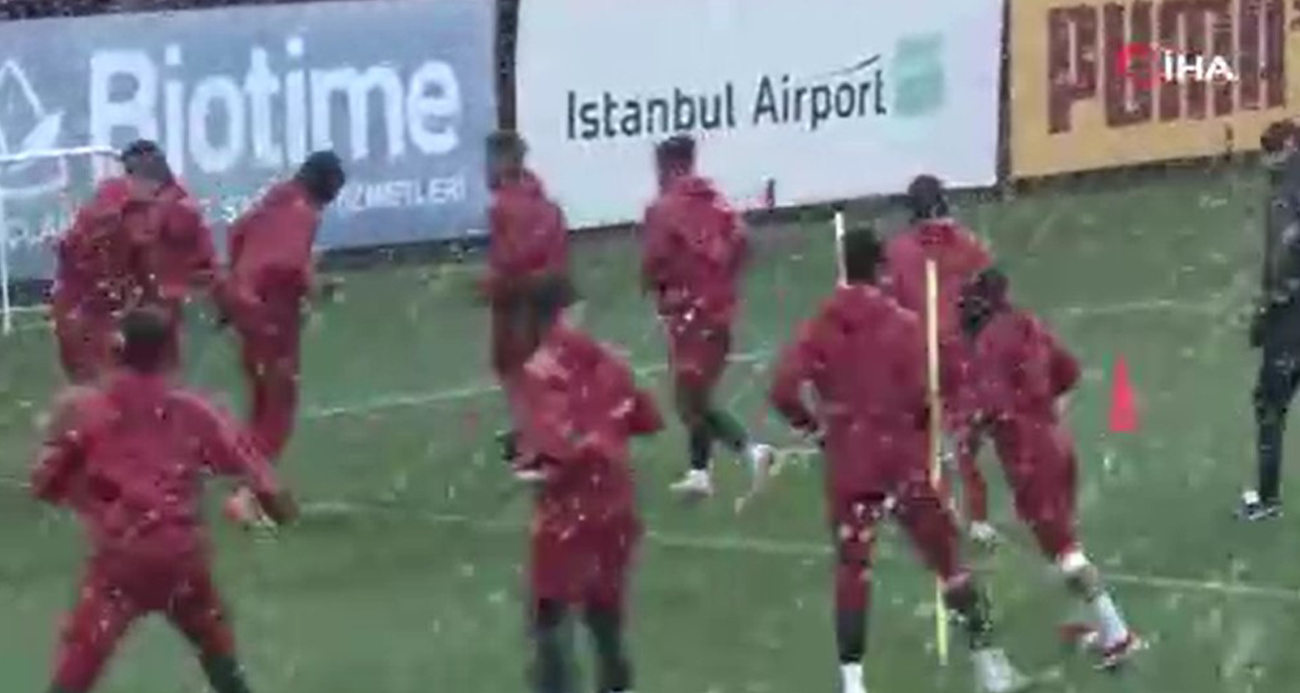 Galatasaray, kar yağışı altında hazırlıklarını tamamladı