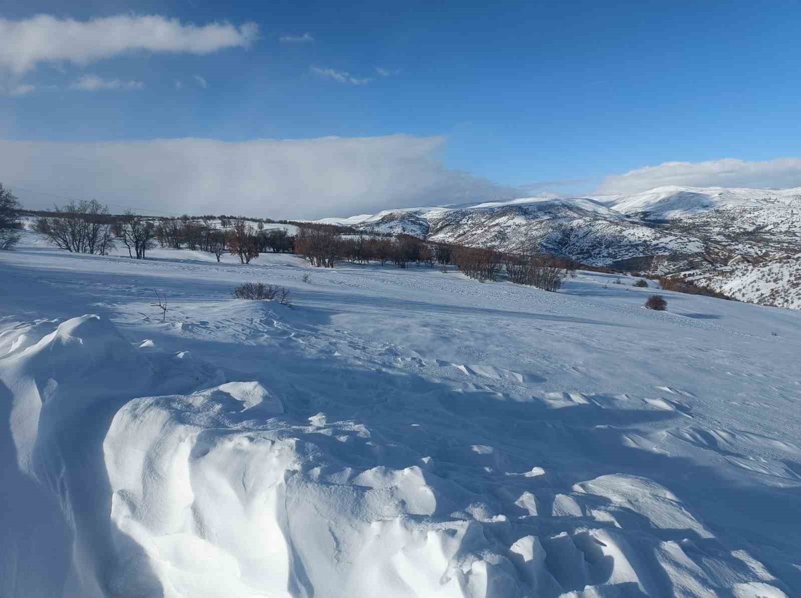 Malatya’da kar yerini fırtına ve tipiye bıraktı