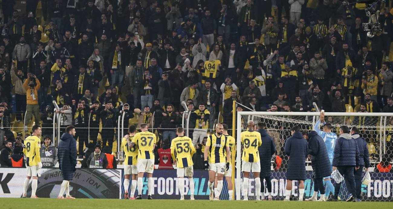 Anderlecht - Fenerbahçe maçı durdu: Takımlar soyunma odasına gitti!