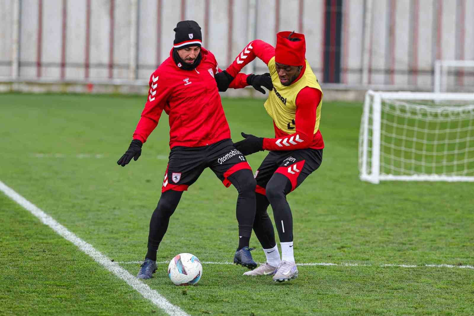 Samsunspor, Karadeniz derbisini kazanmak istiyor