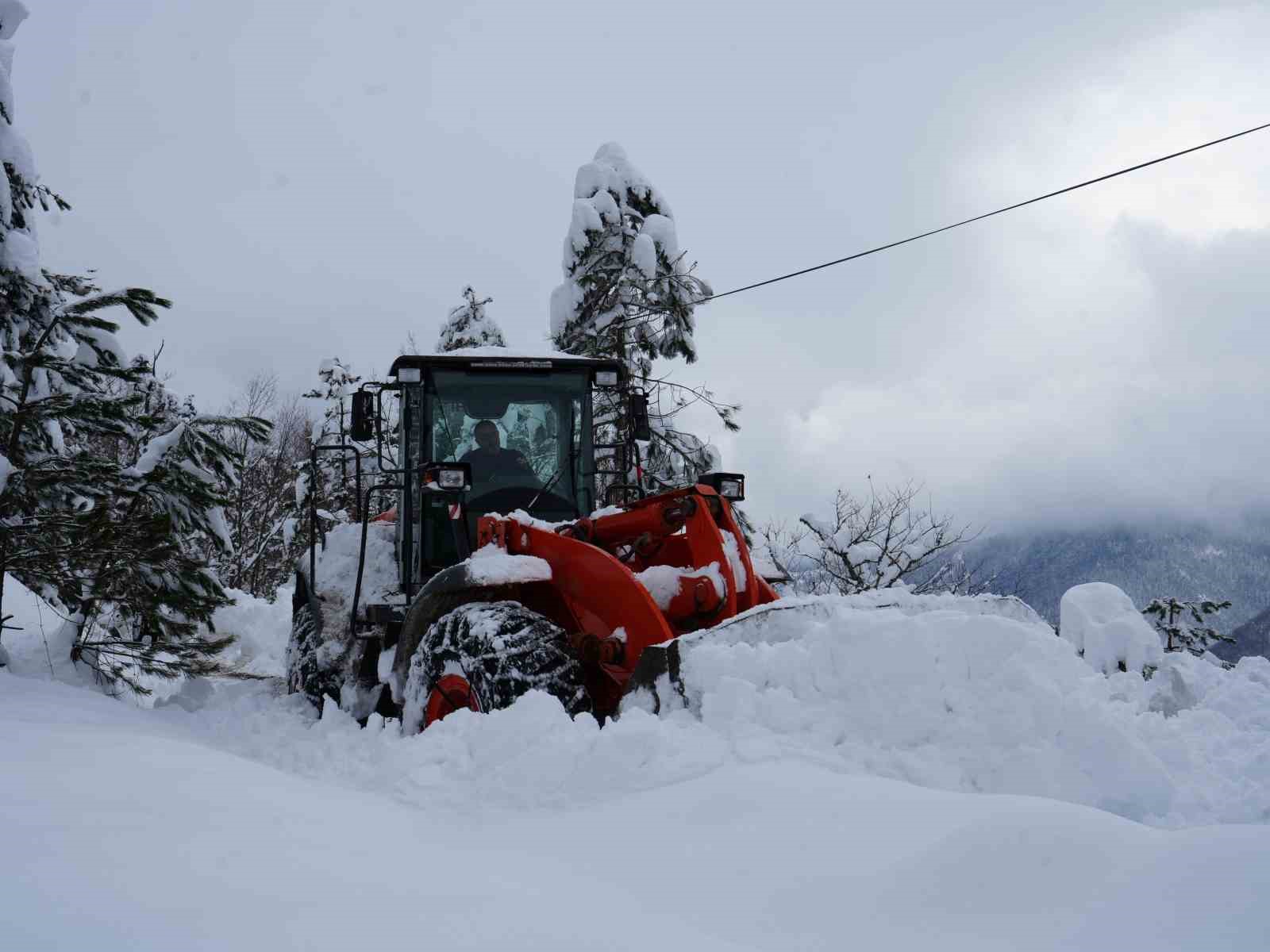 Kastamonu’da 740 köye ulaşımı kar yağışı nedeniyle kapandı