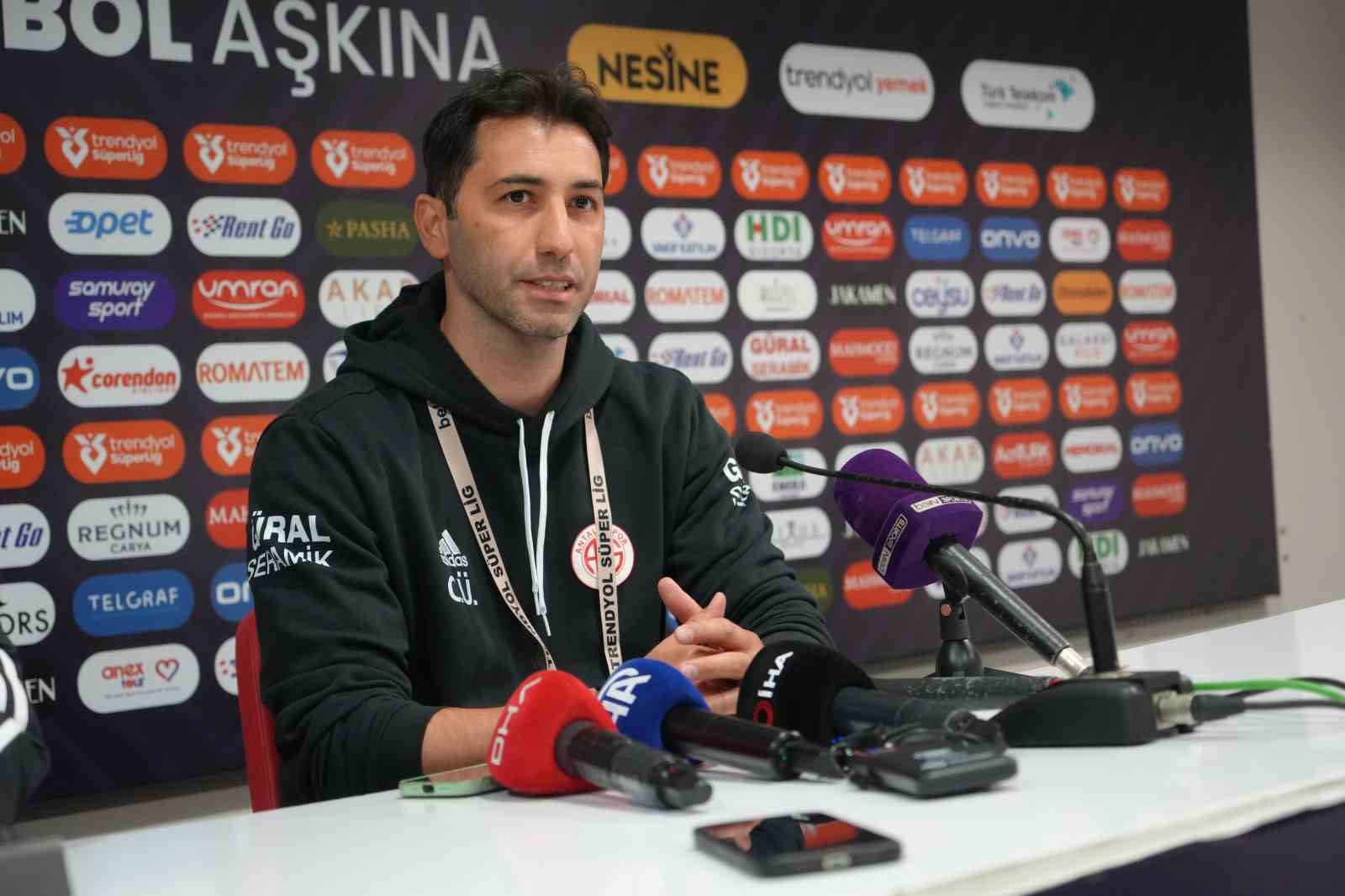 Halil Cihan Ünal: 