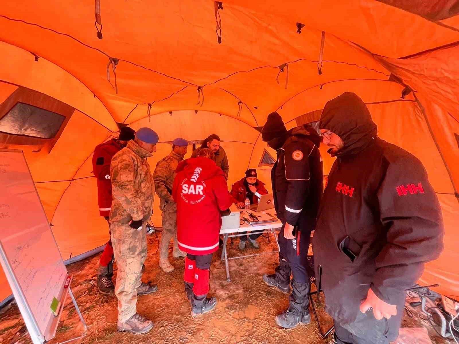 Kocaeli’de 5 gündür kayıp adamı kar yağışı altında arama çalışmaları sürüyor