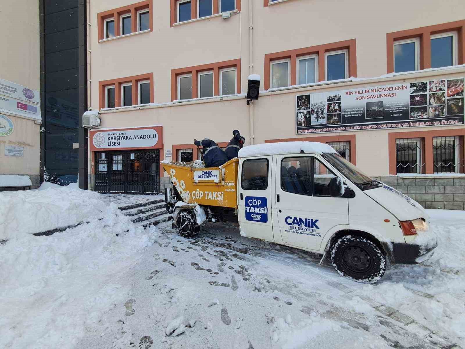 Canik’te ekipler, MSÜ sınavı için karla mücadeleyi hızlandırdı