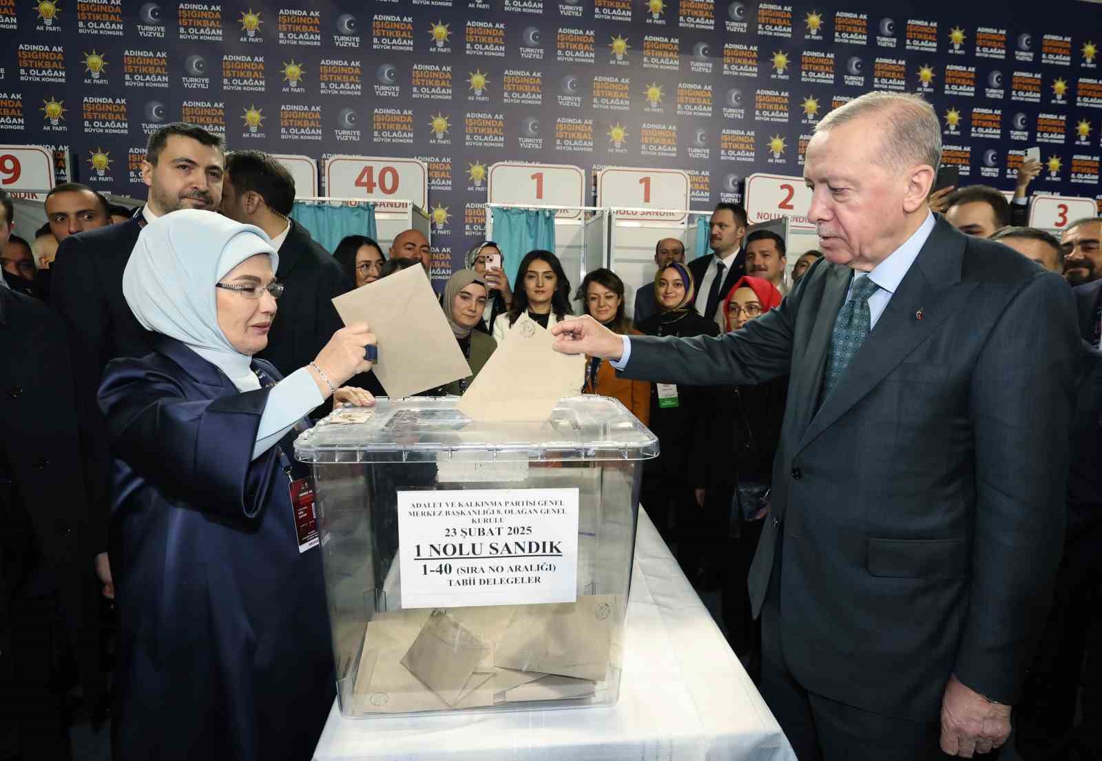Cumhurbaşkanı ve AK Parti Genel Başkanı Erdoğan, AK Parti 8. Olağan Büyük Kongresi’nde oyunu kullandı