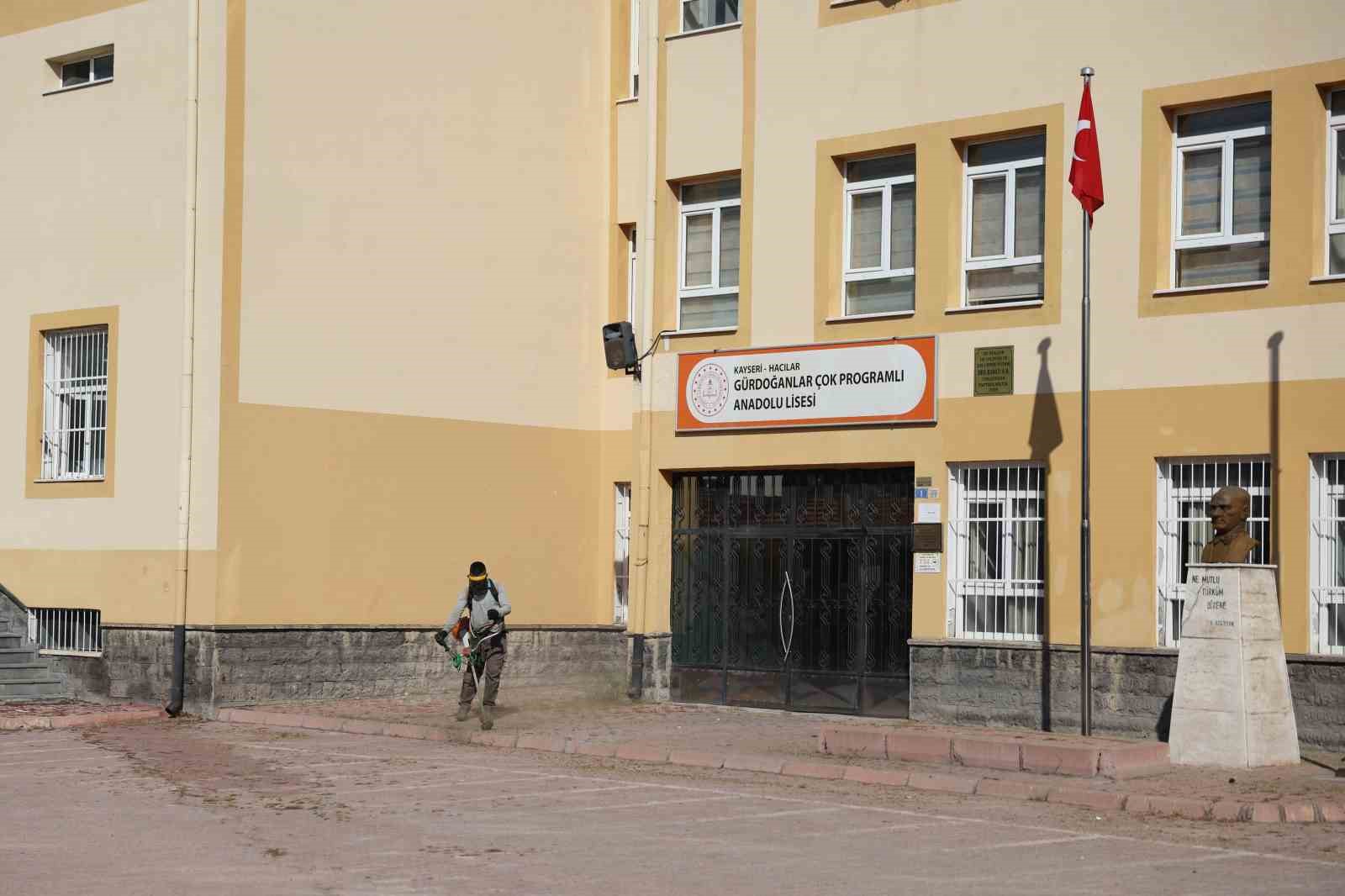 baskan-ozdogan-ogrencilerimiz-yeni-doneme-temiz-ve-duzenli-okullarda-baslayacak