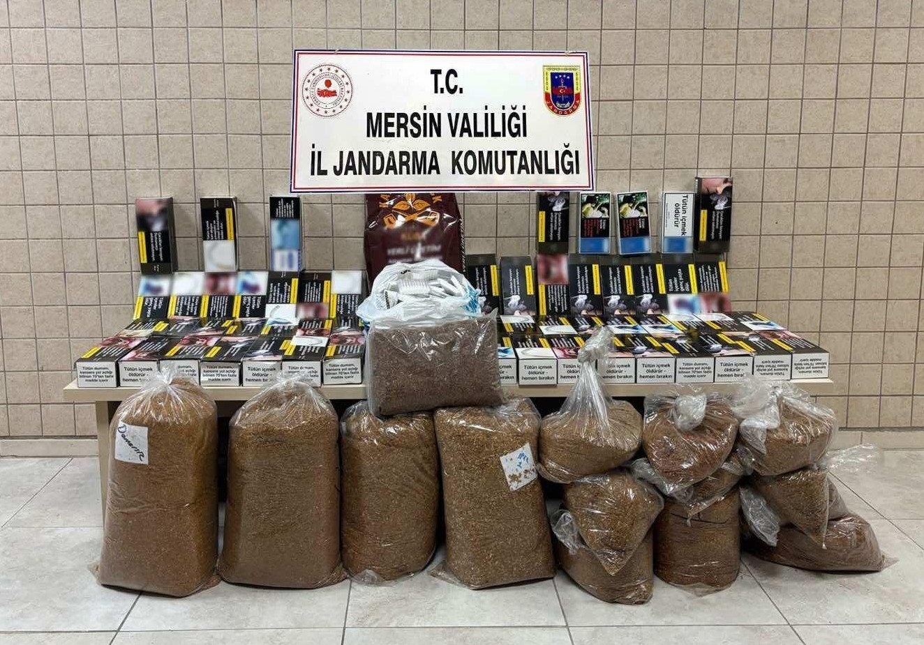 Mersin’de kaçak makaron operasyonu: 4 gözaltı
