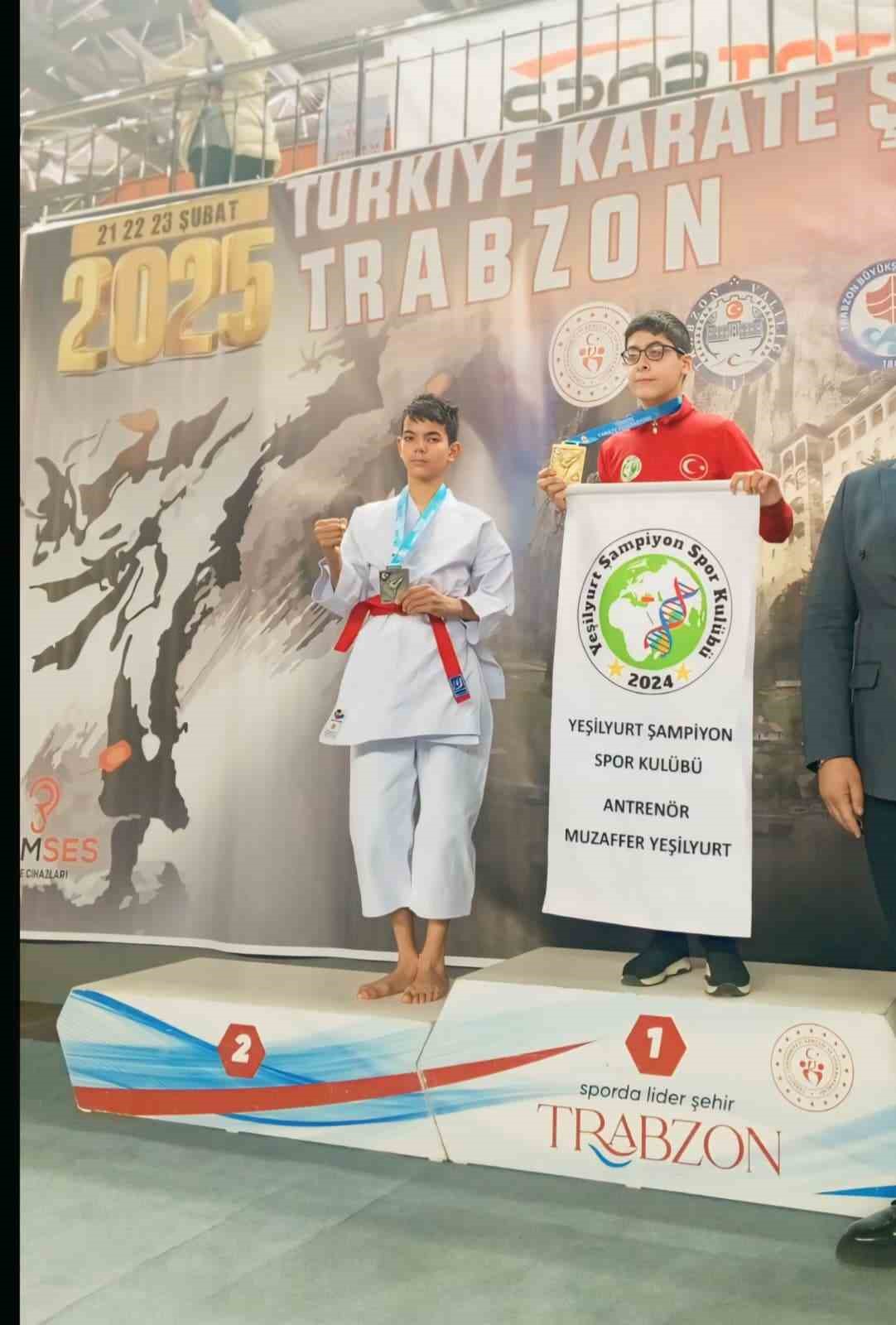 Afyonlu karate sporcusunun büyük başarısı