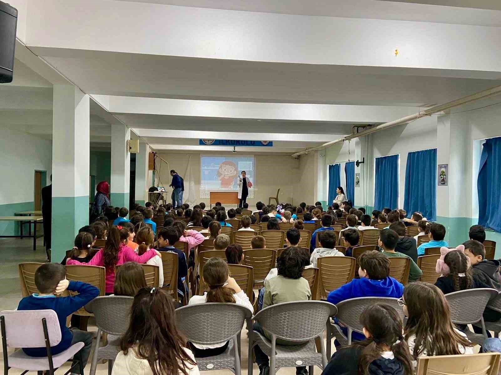Öğrencilere ağız ve diş sağlığı eğitimi