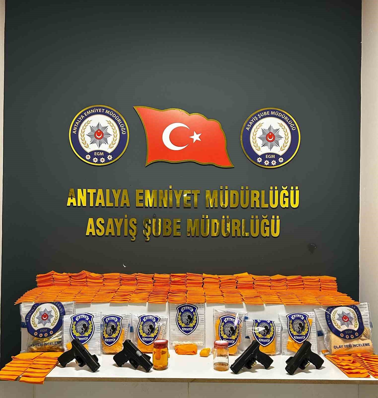 Antalya’da iş yerine kurşun yağdıran şüpheliler yakalandı