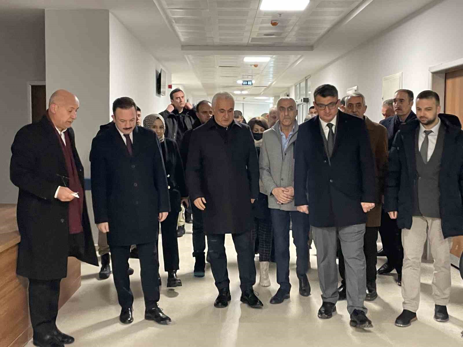 Muş Valisi Çakır’dan Malazgirt Devlet Hastanesine ziyaret